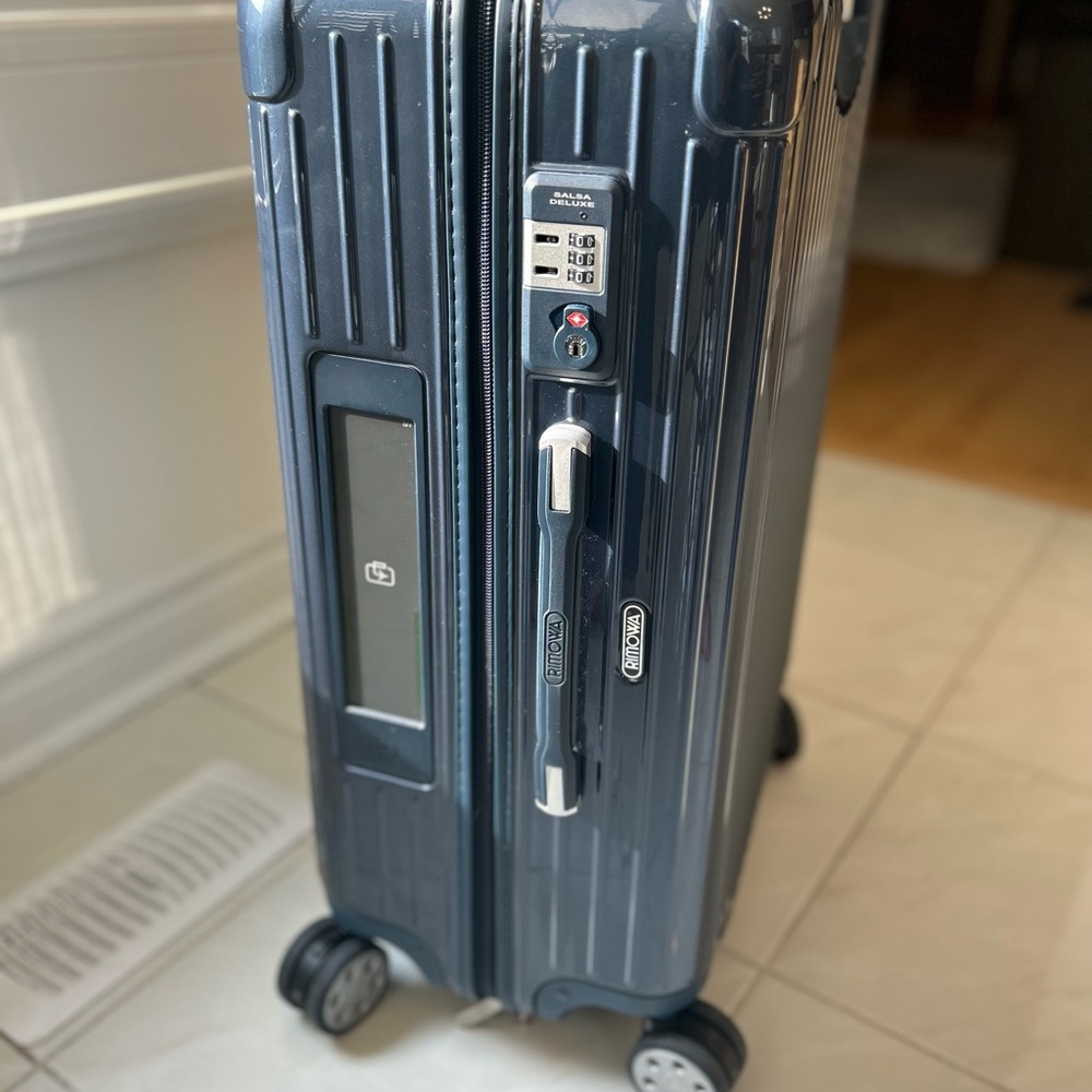 Brand new luxury Rimowa Salsa Deluxe suitcase in rare colour Yachting Blue - Picture 7 of 14